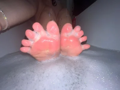 AbbyPearll worship my hot feet Pic