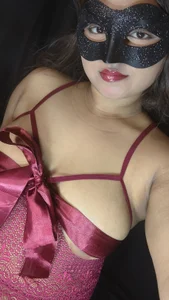 Somya_69: Red ♥️ Queen 👑 ( 5 фото)