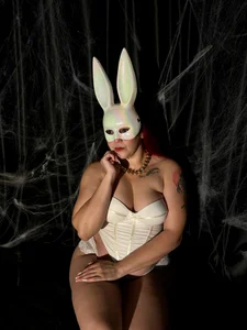 Eva_Stwart A HALLOWEEN BUNNY Pic 2
