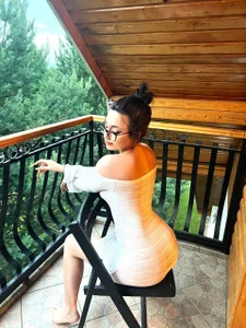 LisaRaee Relaxing Immagine  4