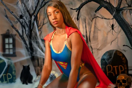 FiorelaLenin super pussy halloween зображення