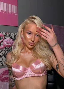 essyle Hot Makeup Pic 5