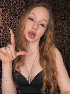 DorothyGilbert1 𝐊𝐧𝐨𝐰 𝐲𝐨𝐮𝐫 𝐩𝐥𝐚𝐜𝐞! Immagine 