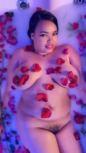 Valery_Nasty__のI love being in the jacuzzy 🛁の 5枚の写真