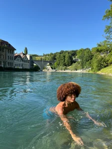 Alexiis_Etereo ✨ Lost somewhere in Europe… 🌍💙 A beautiful lake, breathtaking views and a little piece of paradise Pic 3