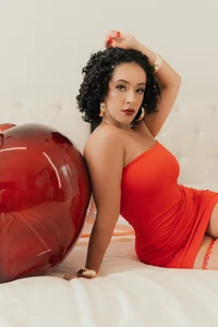 AlessaRomero Red Apple Pic 4