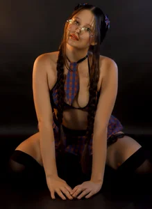 agath_69 addictive schoolgirl Foto 3