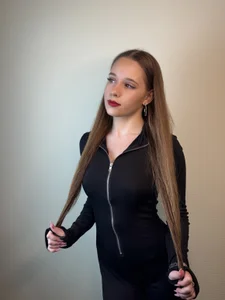 RobynShake Public Pic 4
