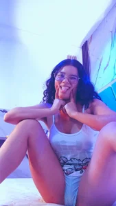 lynn_morgan kullanıcısının Pijamada 🥵 albümü -  2 fotoğraf