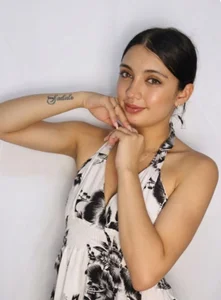 _ArianaToroo Elegant girl 🌺  4. fénykép