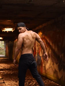 RyanGreys street boy Foto