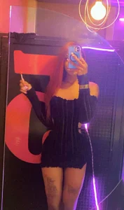 thifanny_blackの🥰の 2枚の写真