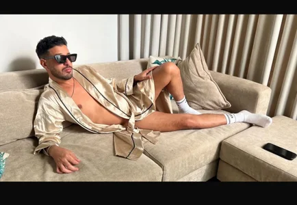 husbandandwifetobe Public Hình 2