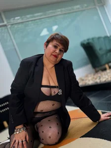 Horny Secretary💼 de Sasharosee2  4 Imagens