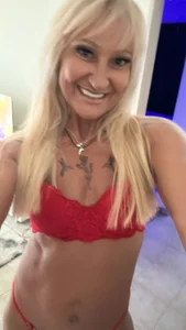 Public de lagriegahot  2 Imagens