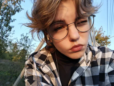 MelodyBaur Public  2টি ছবি