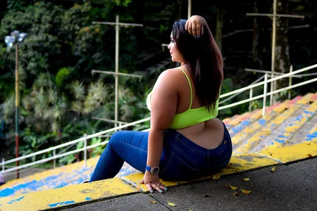 KourtneyEvans Touring the streets of my beautiful country 💛💙💓 Pic 6