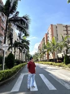 leon_cumming: Public ( 3 фото)