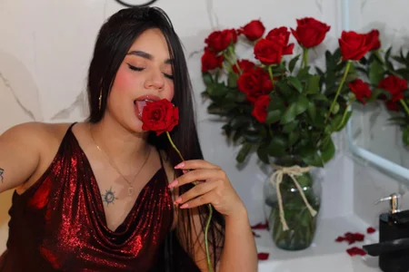 zoe_rivers red ❤️ Pic 2