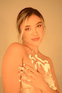 RebeccaHudson kullanıcısının Cream and Strawberries albümü -  3 fotoğraf