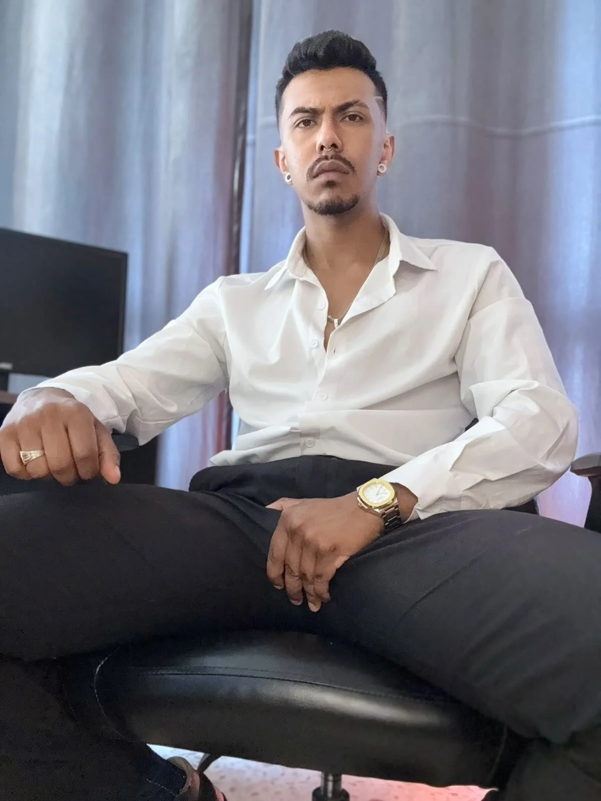 Latinmoster_boss a day at the office 😈 . fénykép