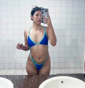 alysson_18のSEXY GIRLの 6枚の写真