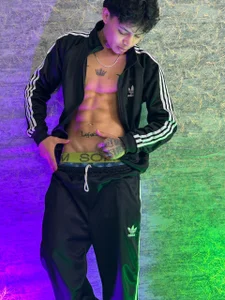 Dogan_Renzo0 hot me 🔥 รูป 