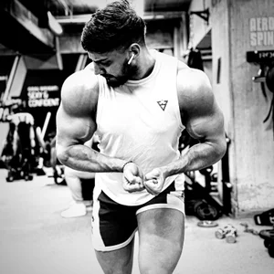 DustinKeent sas টি ছবি