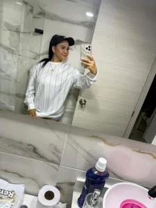 paola_rodriguez If you come in now, I'll let you see me touch every corner of my body...❤️‍🔥🔥🫦🥵 Pic 2