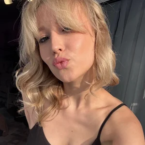 Blonde_Pickme Public รูป 