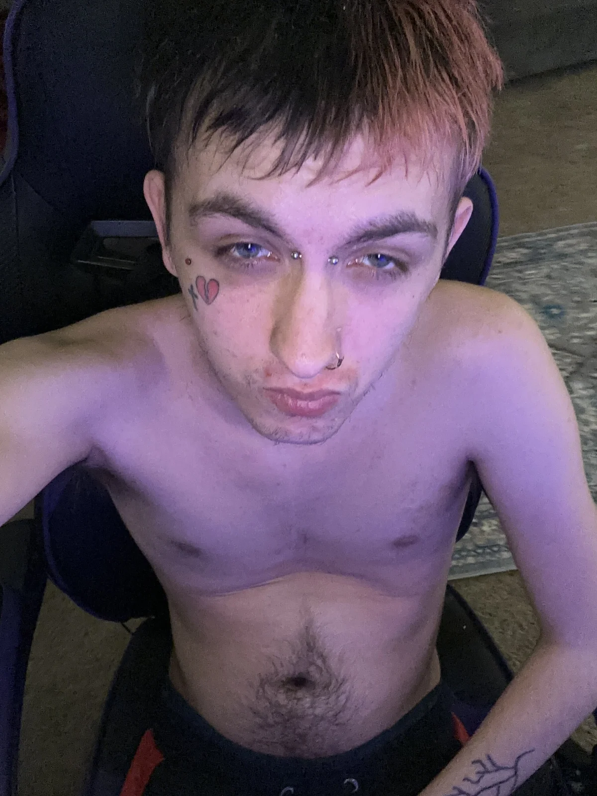 Трендове зображення  8096 Capwildd_124