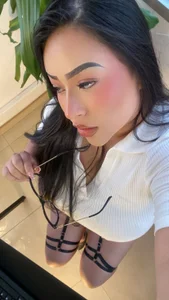 Zoey_thompson "I don’t just type... I tease 🖤📠 Pic 4