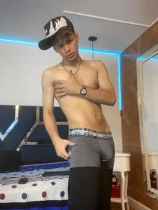 LoganSteel_ This room is very hot😈 slika 6