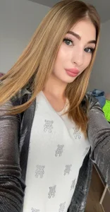 TashiaFink Public Pic