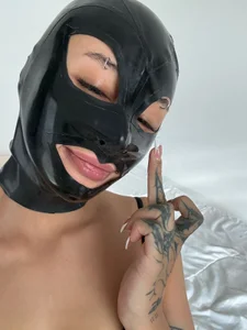 xreeeeviz Latex Foto 3