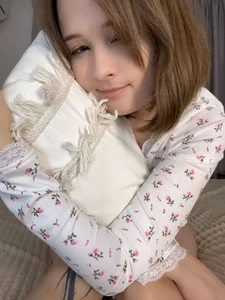 Mary_uw Sweet morning in bed with Mary Pic 2