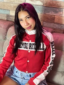 Alessia_Clarky turn on me Pic 2