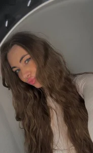 EmilyRidd cozy me at home<3 Hình 4