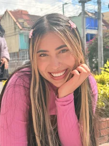 ManuelaVlez Public slika 3