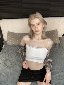 CarleySuski Flirt files Pic 5
