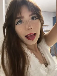 DreamyDaisy kisses Pic 4