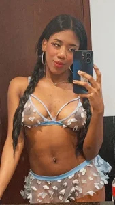 AlayshaJohnson Selfie Lingerie🍓 Pic 3