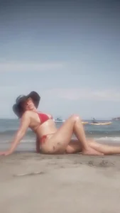 Yeseniaa25_ At the Beach!! Poză 9