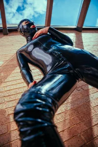 camila_chainn_ Do you want to lick my latex? 😏 🥵 Billede 3