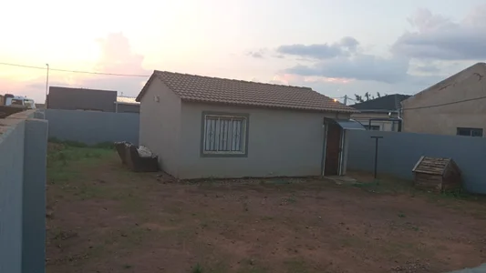 LADY-NESH Come with your chair❤️❤️ Pic