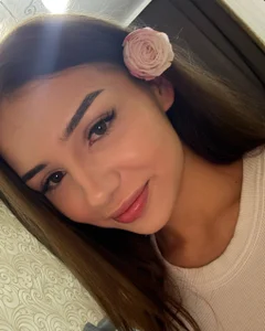 Kelly_Haren Public Pic 8