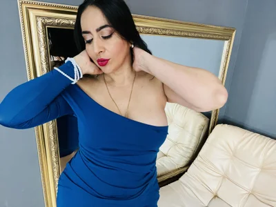 MayraVegasのwelcome to my liveの 6枚の写真