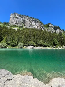 Alexiis_Etereo ✨ Lost somewhere in Europe… 🌍💙 A beautiful lake, breathtaking views and a little piece of paradise Pic 4