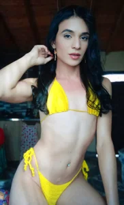 PamelaAnderson_2 my yellow bikini Pic 4