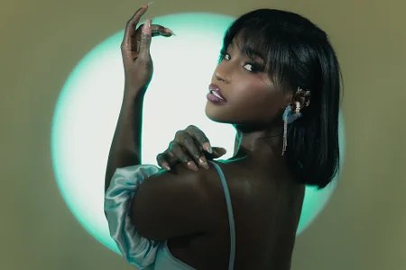 SavannahStorm Beautiful woman Pic 3